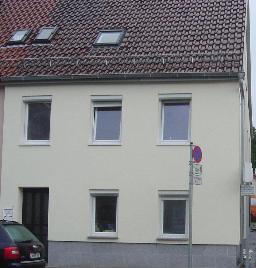 Gepflegte Doppelhaushälfte in zentraler Lage – Nähe Schwabengalerie, ideal für Paare oder Expats zimmer