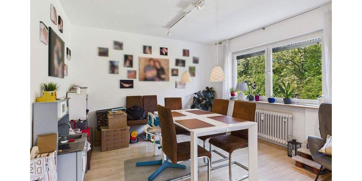 Kleine Hausgemeinschaft, großes Wohngefühl - 3,5 Zimmer mit Balkon, Pool und Blick ins Grüne! 3 zimmer