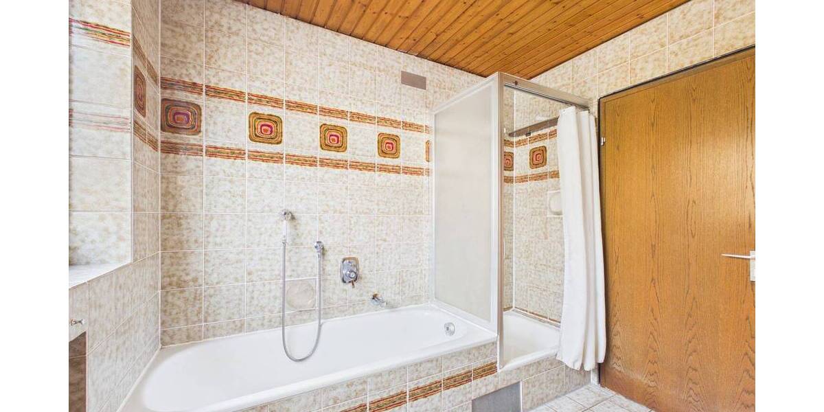 Einfamilienhaus Waiblingen Bittenfeld - 7 Zimmer, 202 m&sup2;, 780.000&euro; | Angebot:26156650