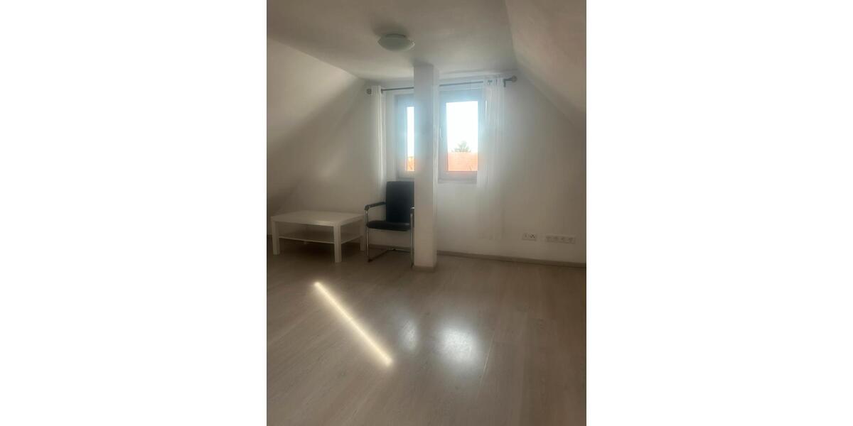 Dachgeschoßwohnung Stuttgart Degerloch - 2 Zimmer, 35 m&sup2;, 800&euro; | Angebot:26346925