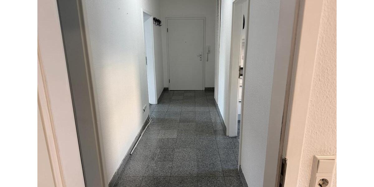 Etagenwohnung Esslingen am Neckar Pliensauvorstadt - 4 Zimmer, 110 m&sup2;, 1.500&euro; | Angebot:26271063