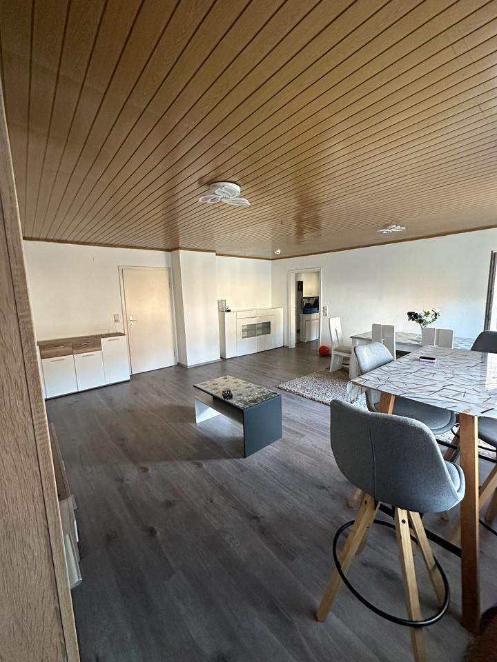 Helle 2-Zimmer-Wohnung mit Balkon und Stellplatz in Ludwigsburg zimmer