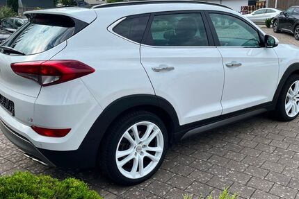 Hyundai TUCSON 136.775 km 13.290 &euro; Grafenau / Döffingen 71120