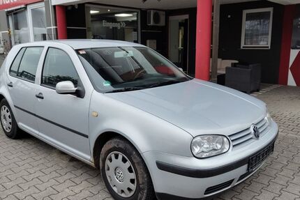 VW Golf 102.000 km 3.200 &euro; Remshalden 73630