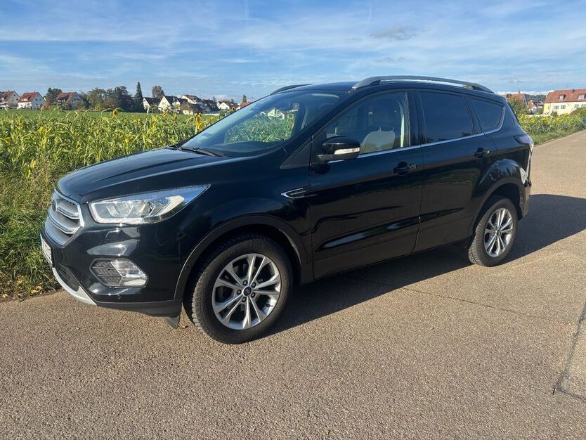 Ford Kuga 82.000 km 16.800 € Winnenden 71364