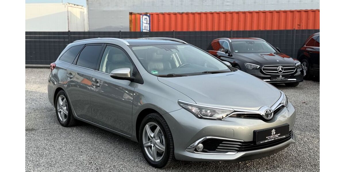 Toyota Auris 112.000 km 11.299 &euro; Sachsenheim 74343