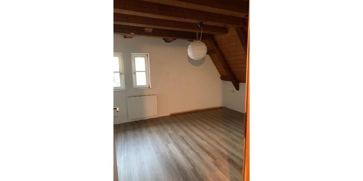 Dachgeschoßwohnung Ludwigsburg Hoheneck - 2.5 Zimmer, 70 m&sup2;, 219.000&euro; | Angebot:26844883