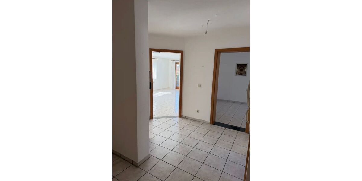 Gepflegte 3-Zimmer-Erdgeschosswohnung mit Garten, Balkon & Tiefgaragenstellplatz in Rutesheim – - Appartement Rutesheim Heuweg | Angebot:27250473