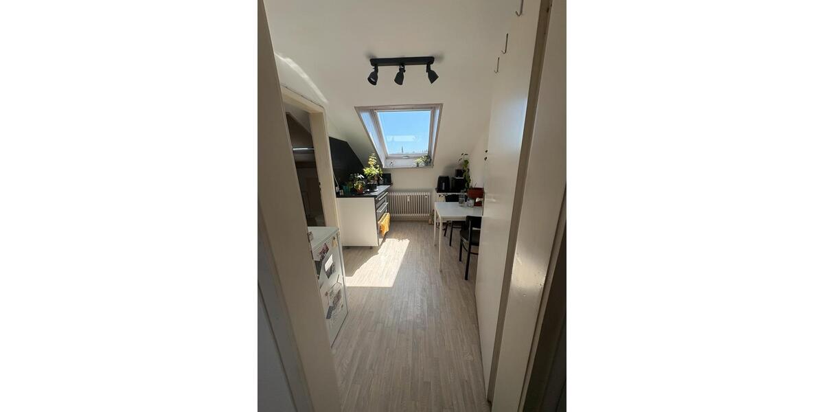 Dachgeschoßwohnung Stuttgart Feuerbach - 2.5 Zimmer, 55 m&sup2;, 184.000&euro; | Angebot:26738735