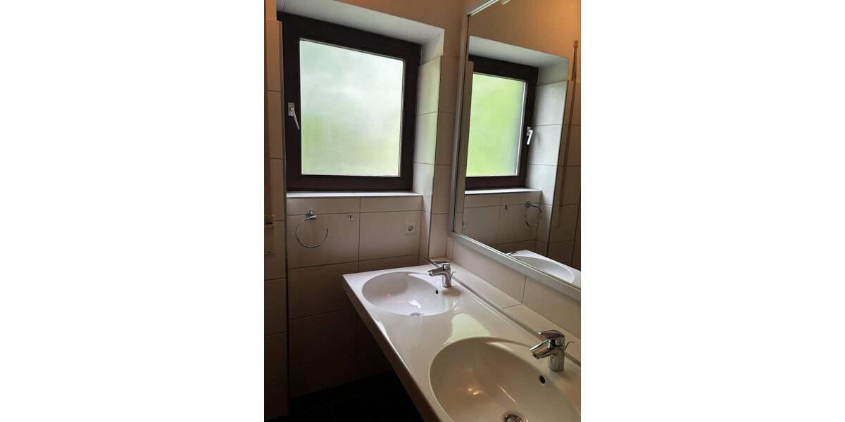 Reihenendhaus Stuttgart Nord - 7 Zimmer, 198 m&sup2;, 2.950&euro; | Angebot:26886443
