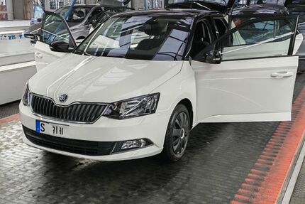 Skoda Fabia 32.009 km 11.500 € Stuttgart 70469