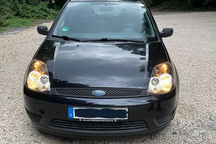 Ford Fiesta 102.500 km 3.000 &euro; Weinstadt 71384