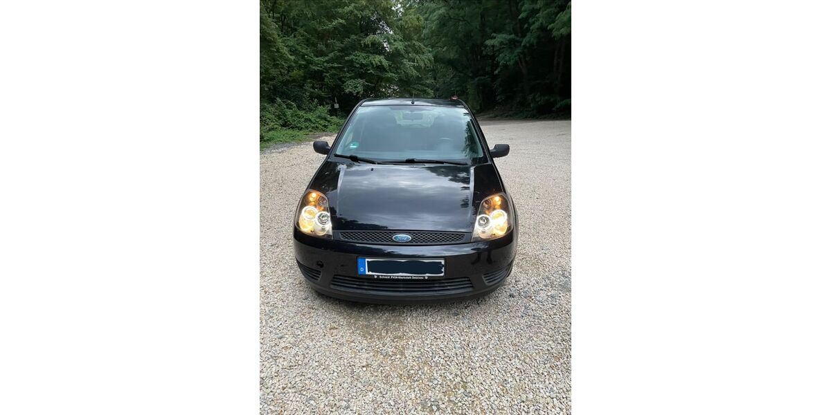 Ford Fiesta 102.500 km 3.000 &euro; Weinstadt 71384