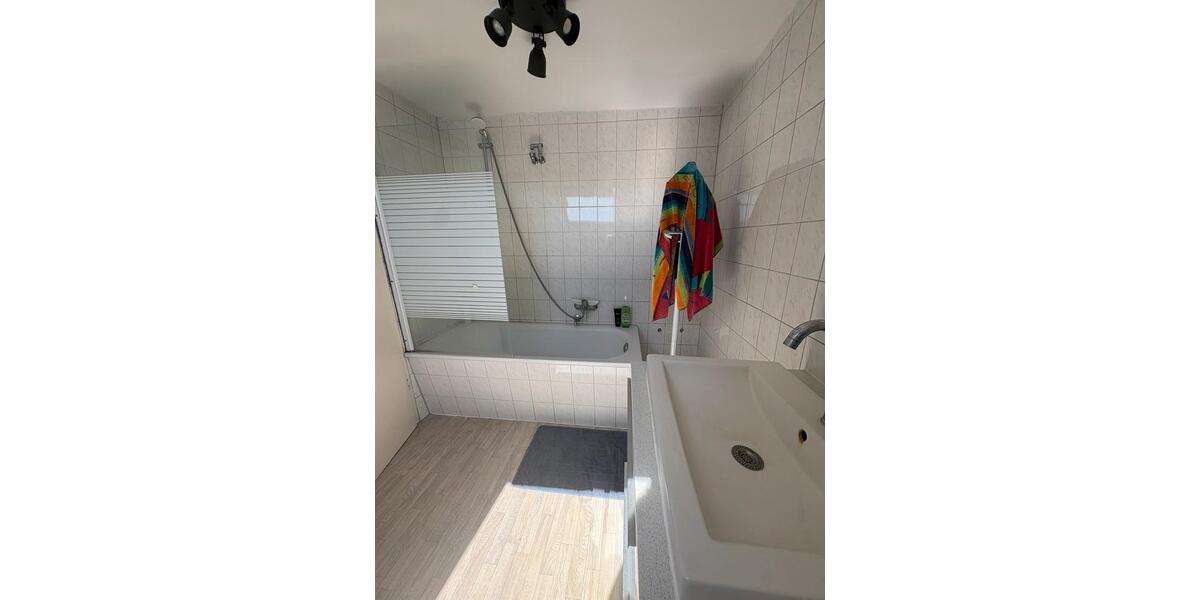 Dachgeschoßwohnung Stuttgart Feuerbach - 2.5 Zimmer, 55 m&sup2;, 184.000&euro; | Angebot:26738735