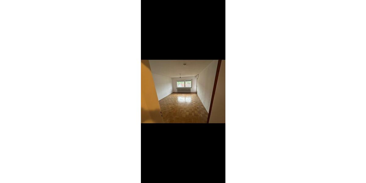 Etagenwohnung Weinstadt - 4 Zimmer, 90 m&sup2;, 1.500&euro; | Angebot:26620987