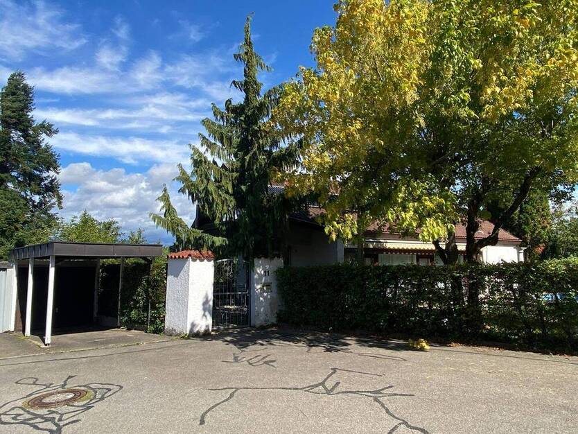 Familienidylle in Neckartenzlingen - Einfamilienhaus mit großem Grundstück und Pool