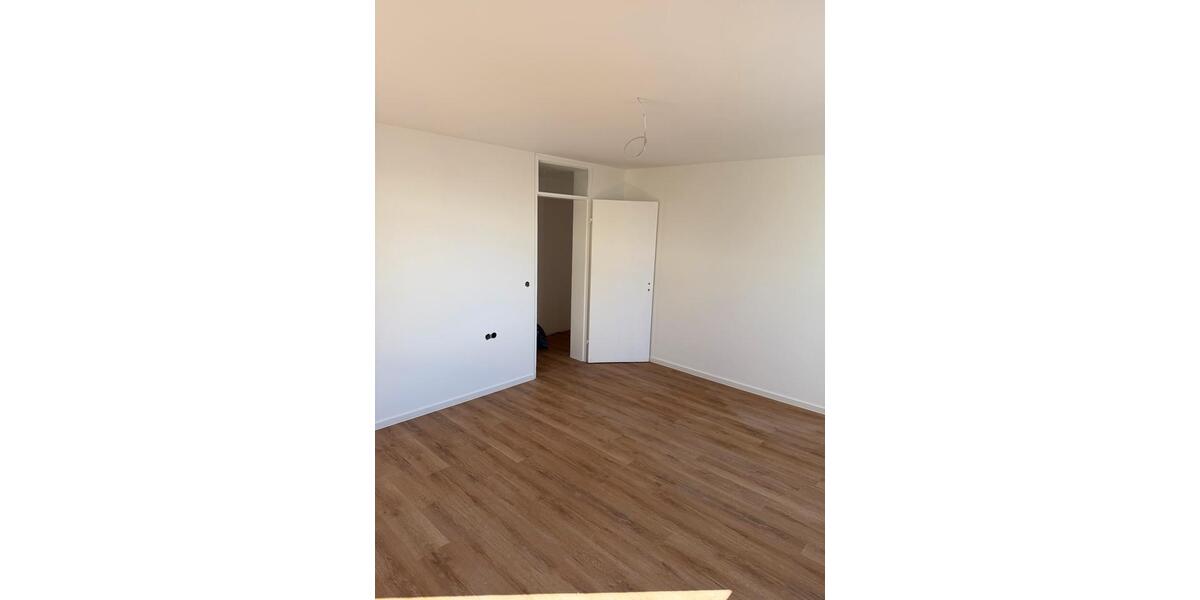 Etagenwohnung Plochingen - 3.5 Zimmer, 100 m&sup2;, 1.490&euro; | Angebot:26426627