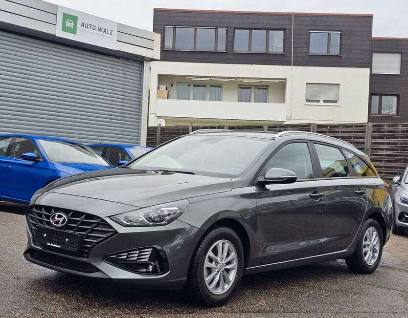 i30