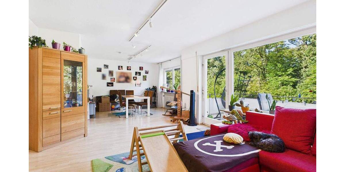 Kleine Hausgemeinschaft, großes Wohngefühl - 3,5 Zimmer mit Balkon, Pool und Blick ins Grüne! 3 zimmer