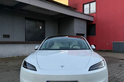 Tesla Model 3 35.000 km 34.700 € Kieselbronn 75249