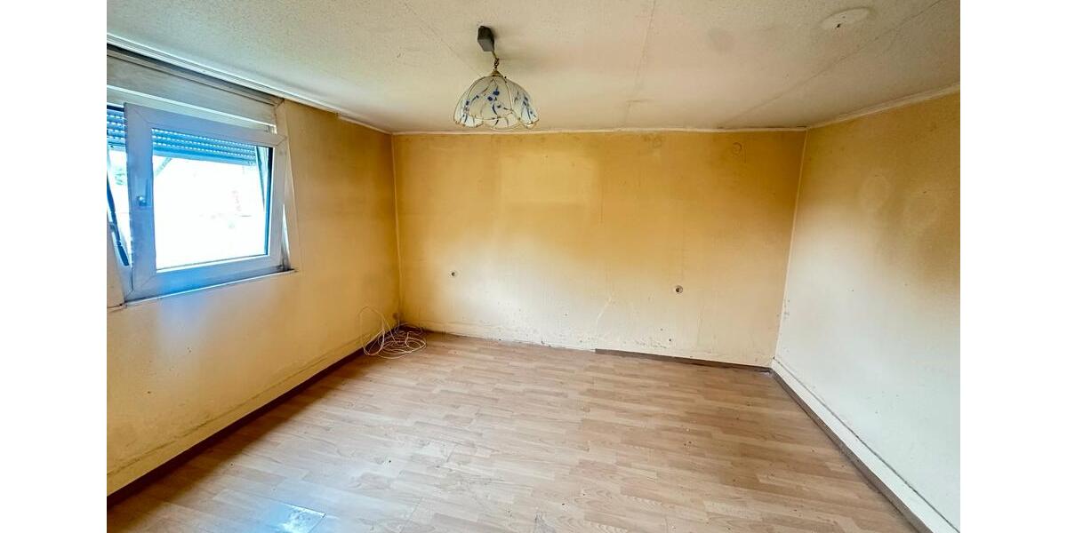 Mehrfamilienhaus, Wohnhaus Backnang - 9 Zimmer, 150 m&sup2;, 180.000&euro; | Angebot:25126406