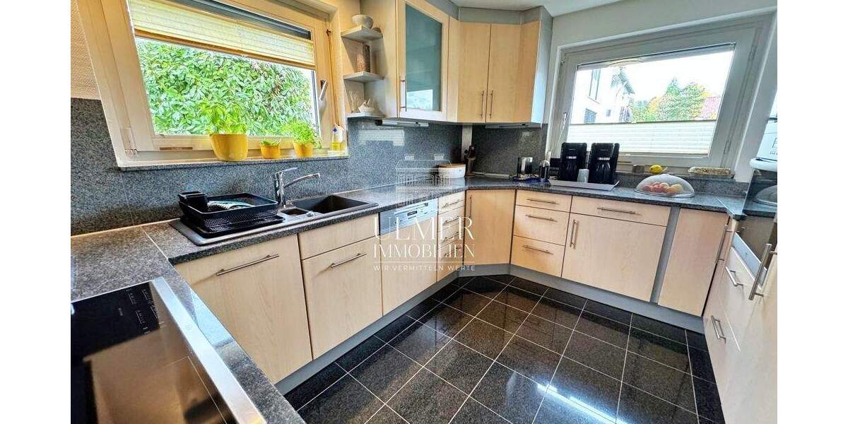 gepflegte Doppelhaushälfte mit großzügigem Grundstück in bester Lage von Böblingen 8 zimmer