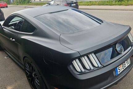 Ford Mustang 114.632 km 29.000 € Stuttgart 70329