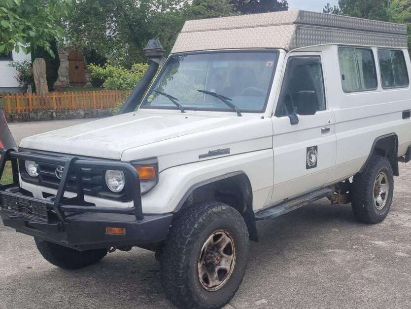 Toyota Land Cruiser 217.000 km 44.900 € Holzgerlingen 71088