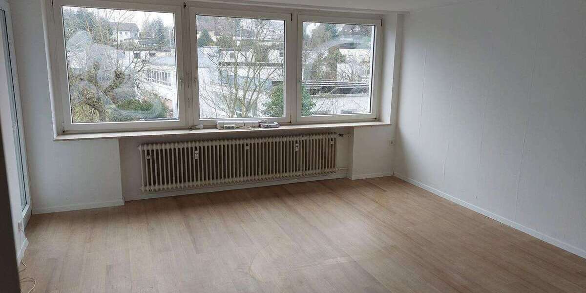 Etagenwohnung Backnang - 3 Zimmer, 76 m&sup2;, 900&euro; | Angebot:26153870