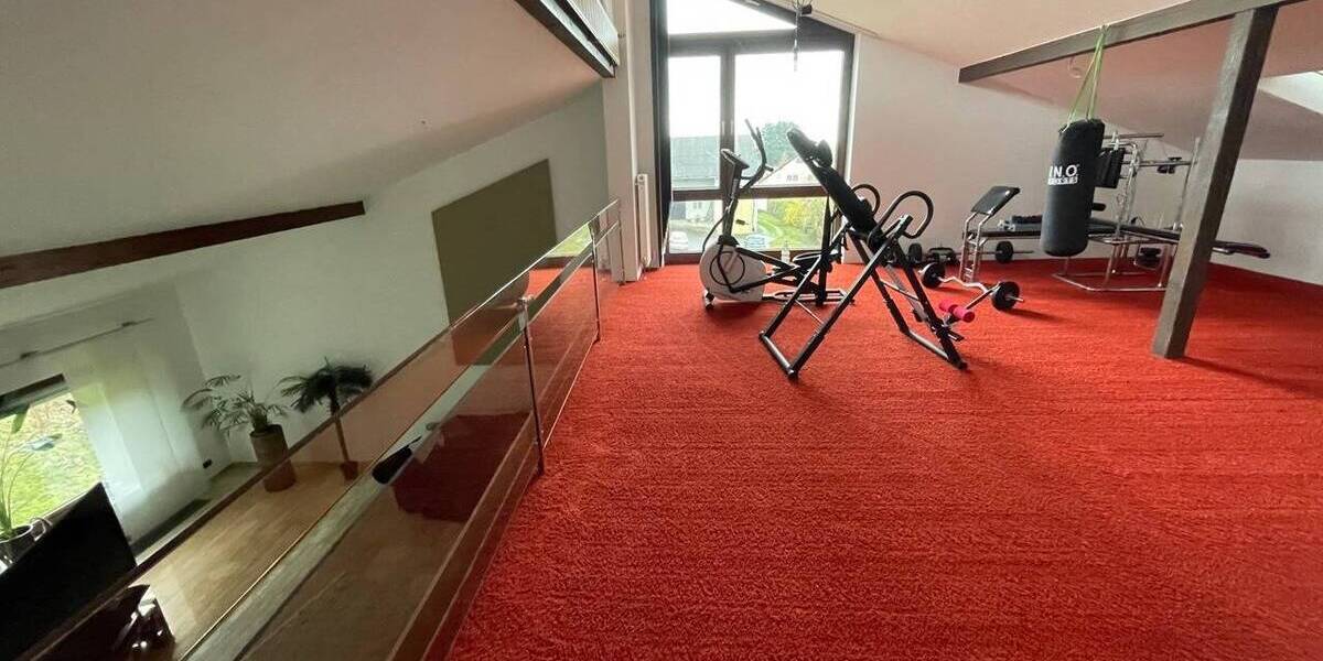 Einfamilienhaus mit wunderschönem großem Grundstück und 2 Einliegerwohnungen 1 zimmer