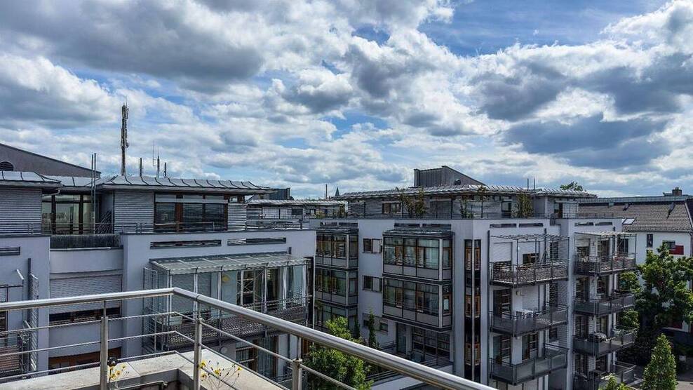 Zentral in Böblingen: Penthouse-Bürofläche mit Ausblick