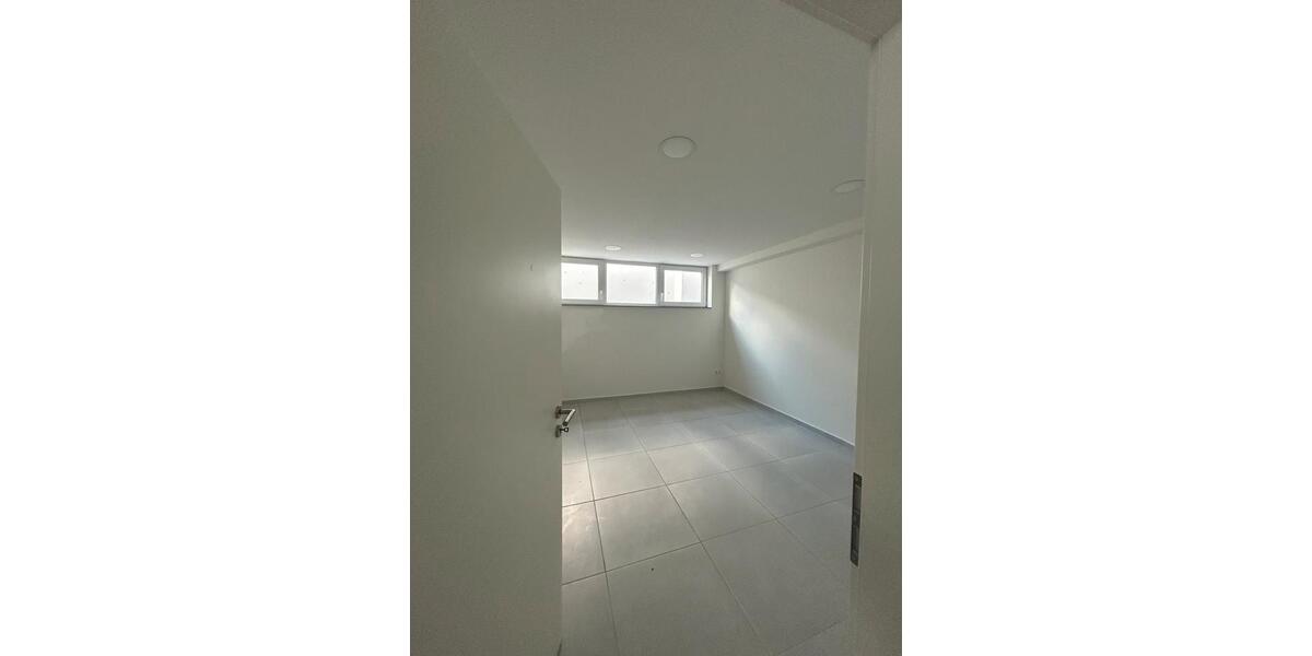 Etagenwohnung Fellbach - 4 Zimmer, 110 m&sup2;, 1.050&euro; | Angebot:23743567