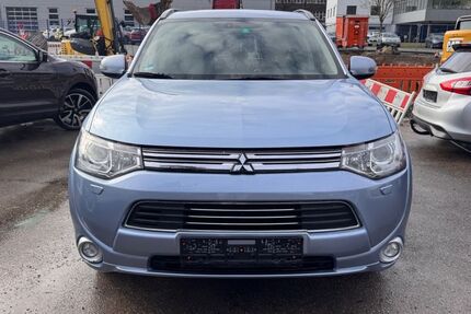 Mitsubishi Outlander 146.000 km 10.999 &euro; Stuttgart 70376