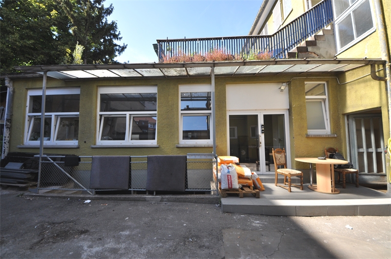 Wohn- und Gewerbeanwesen mit viel Gestaltungspotential in bester Lage zimmer