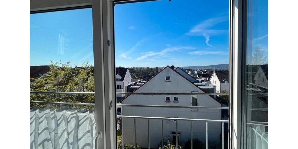 Dachgeschoßwohnung Fellbach Oeffingen - 4 Zimmer, 90 m&sup2;, 1.300&euro; | Angebot:26130840