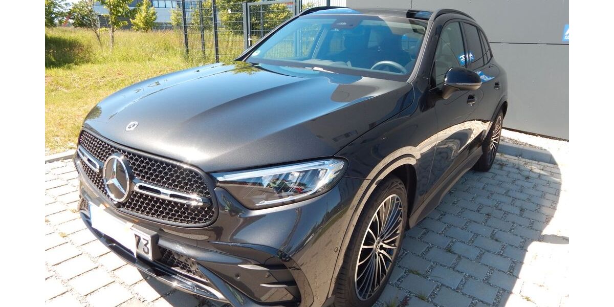 Mercedes-Benz GLC 300 14.400 km 56.900 &euro; Hemmingen 71282