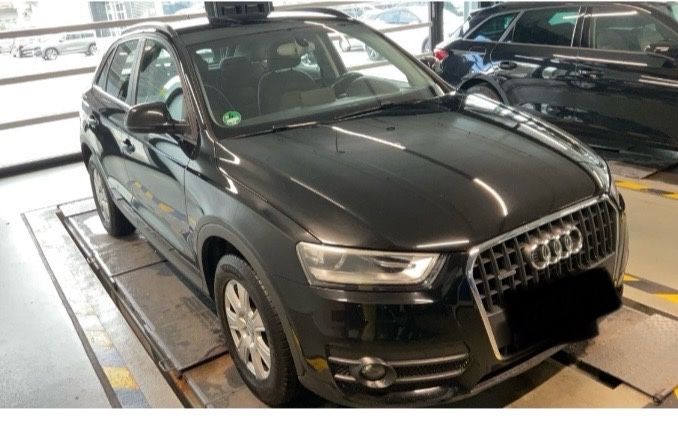 Audi Q3 112.300 km 14.990 € Sindelfingen 71065