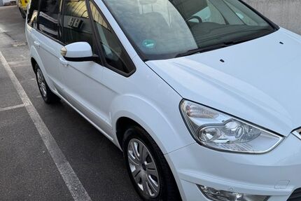 Ford Galaxy 197.000 km 7.300 &euro; Esslingen 73732