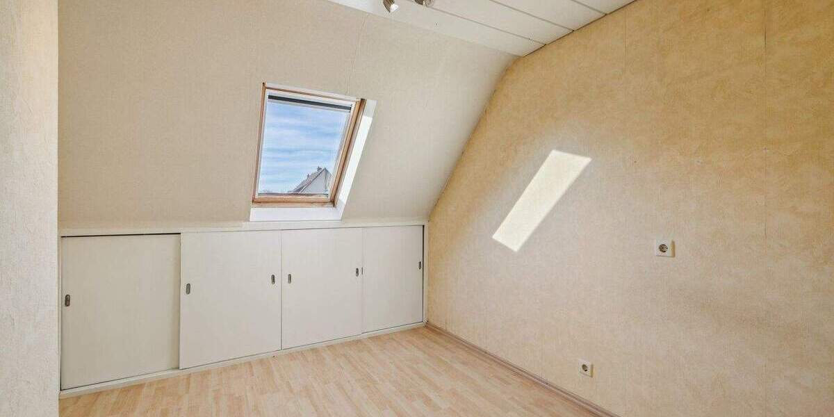 Einfamilienhaus mit Garage und großem Entwicklungspotenzial 4 zimmer