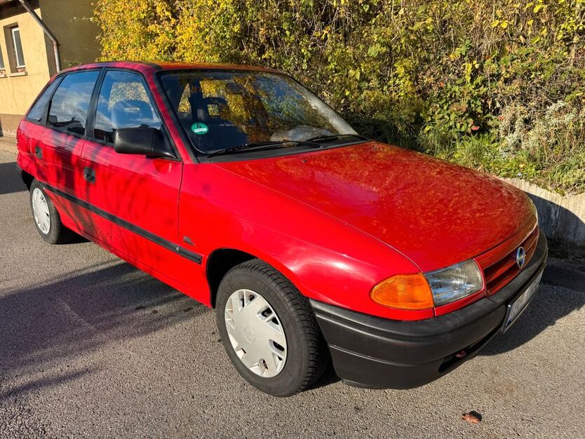 Opel Astra 33.730 km 2.999 € Aidlingen 71134